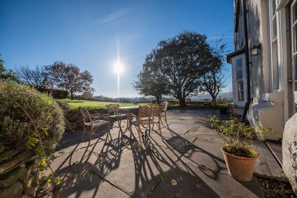 Georgian Country House -Panoramic Views -Sleeps 12 Ruthin Exteriör bild